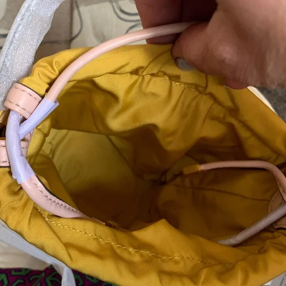 SOLD⛔️Authentic TORY BURCH Leather flower appliqués drawstring optional Crosb - Picture 10 of 15